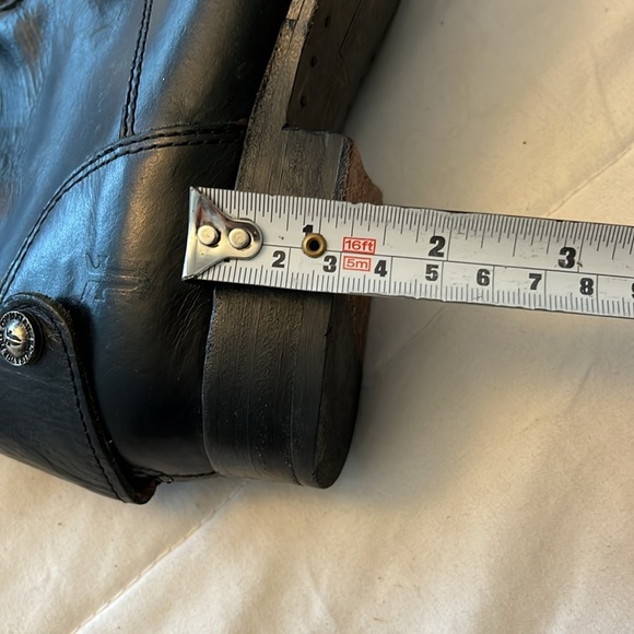 Frye Veronica Back Zip short black leather motorcycle boots, Size 6 - Picture 13 of 15